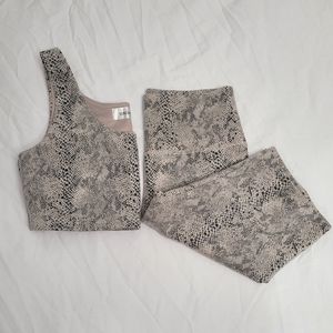 2 piece snakeskin Activewear set size small
